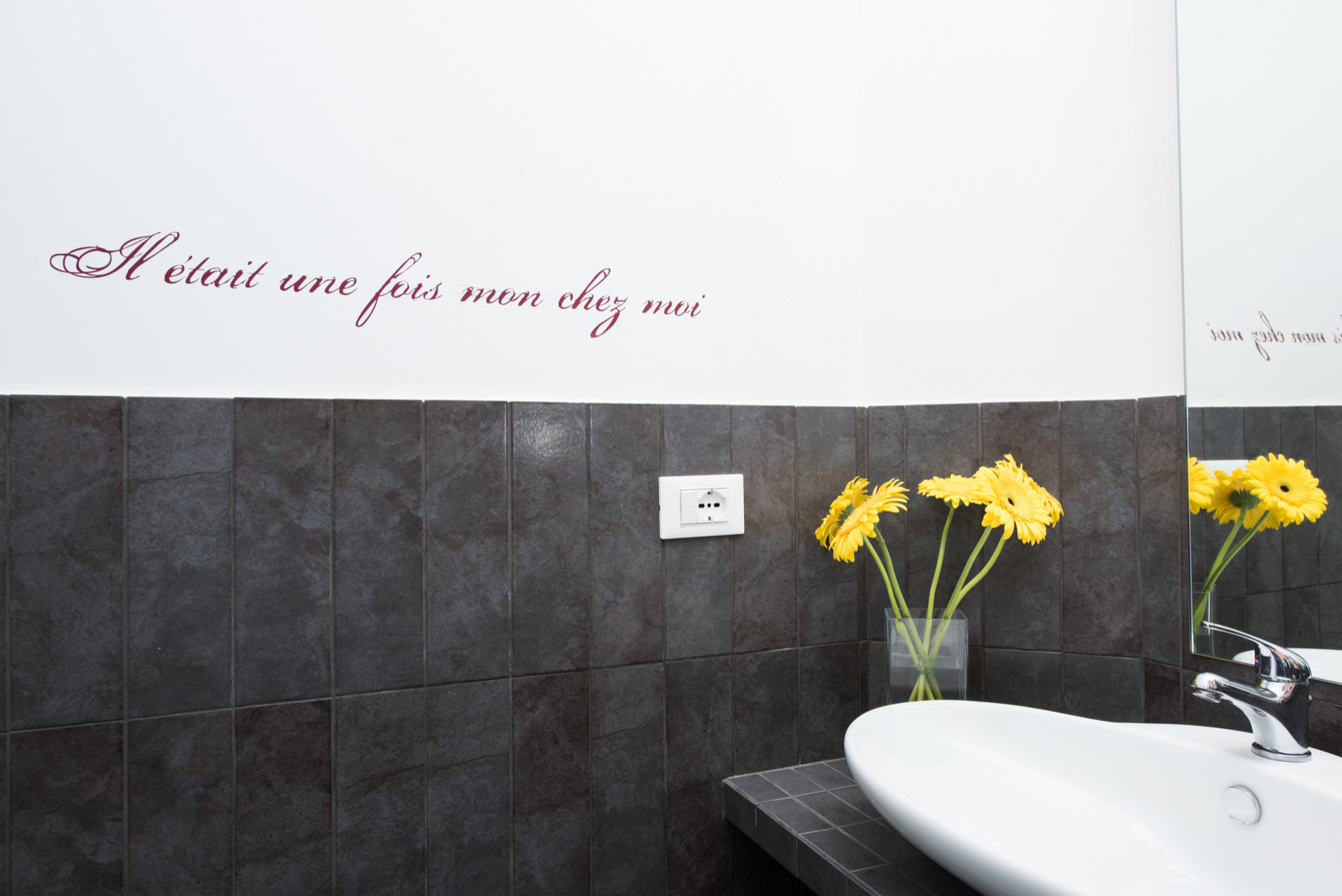 Houzz Италия: Римская квартира, соразмерная еде и книгам