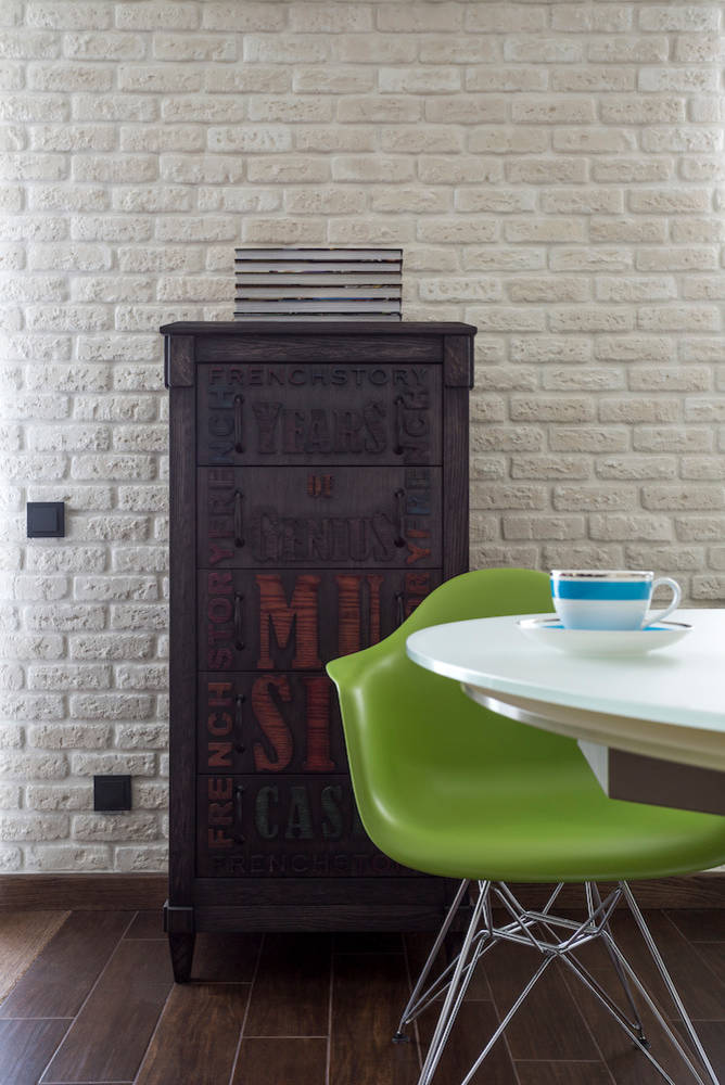 Houzz тур: Яркий лофт с веселыми деталями и придуманным прошлым