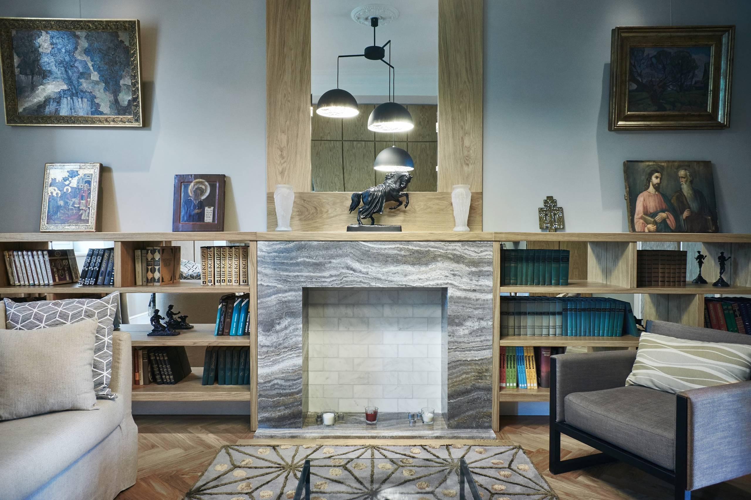 Houzz тур: Интерьер с коллекцией живописи в доме по проекту Жолтовского