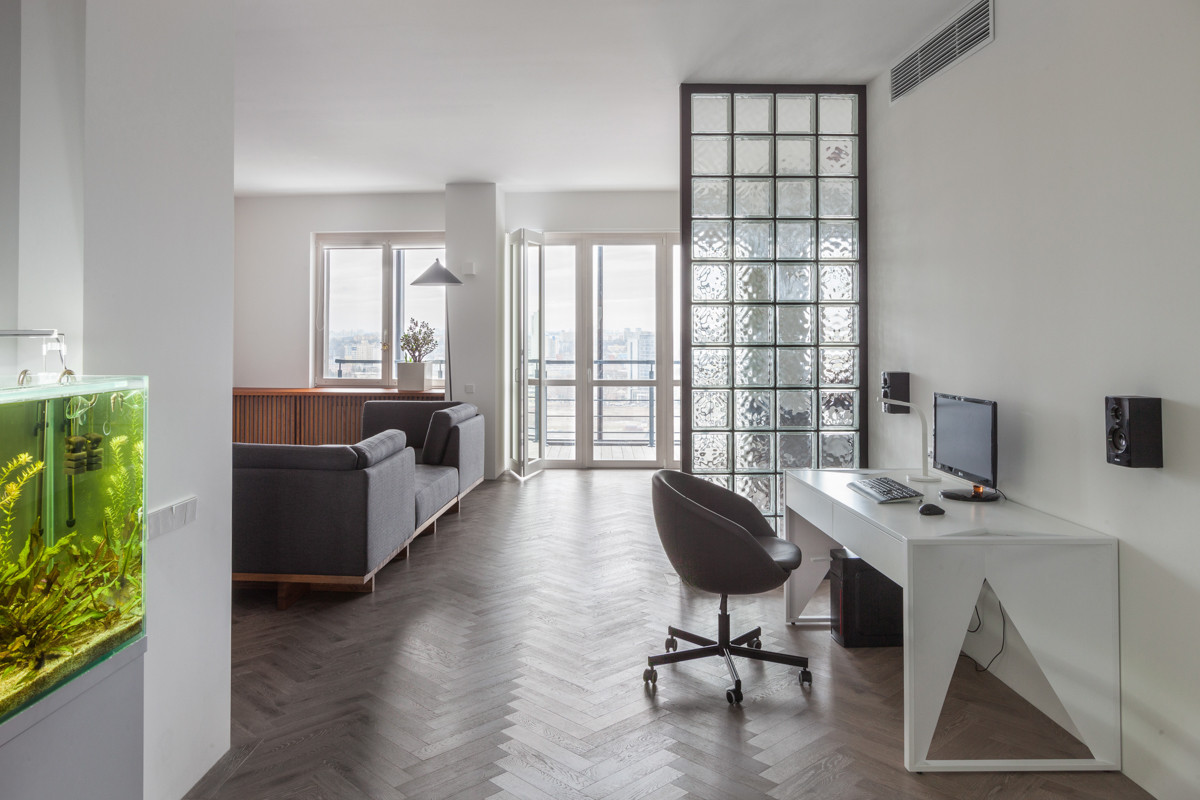 PRS Apartment. Монохромный интерьер «с лестницей в небо»