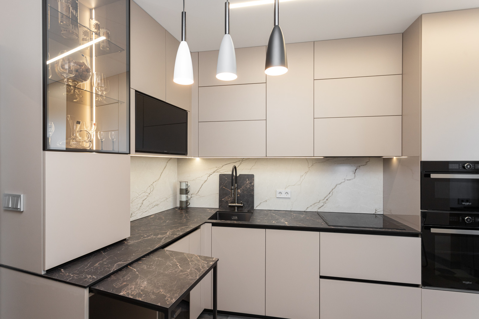 Кухня современная с компакт ламинатом на ул. Гагарина г. Калининград