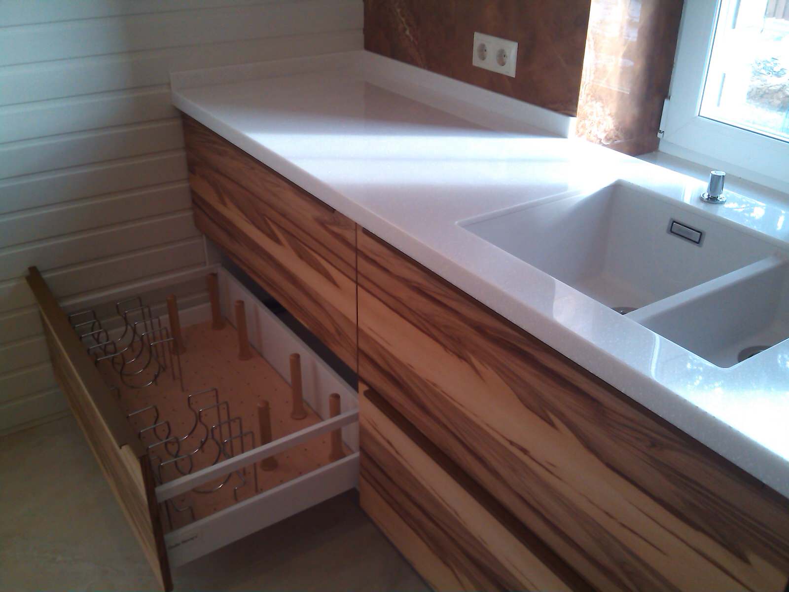 Шпон Орех Сатиновый - ценная порода дерева