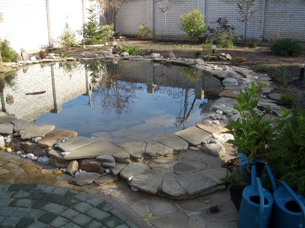 Пруд у  каскада