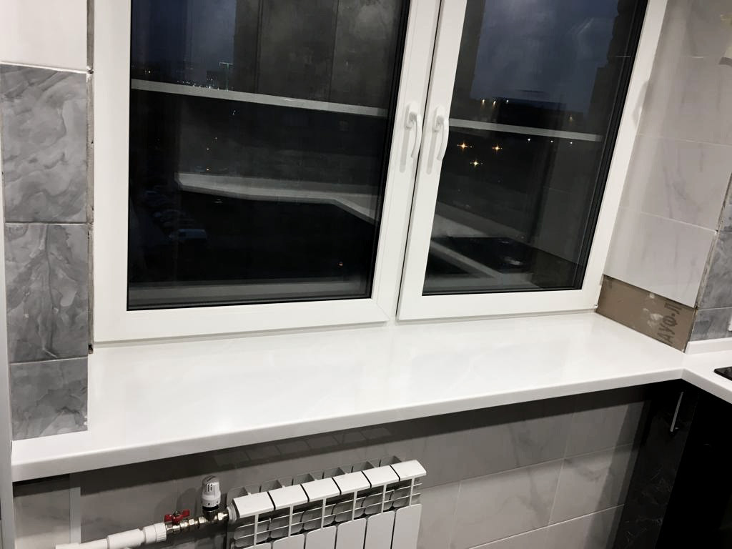 Подоконник-столешница из искусственного камня Corian