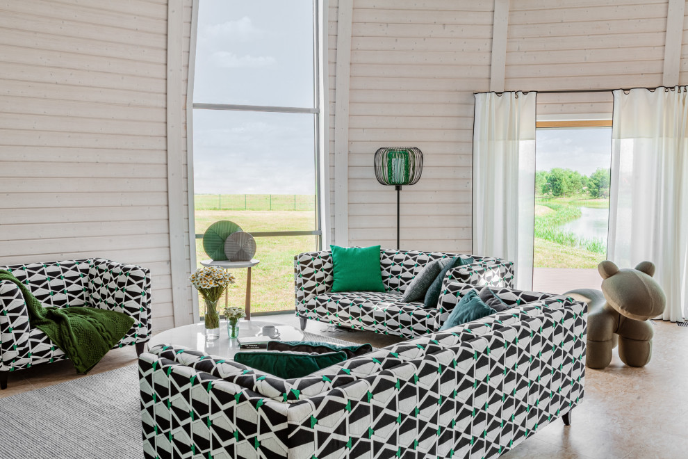 Купольный дом у воды