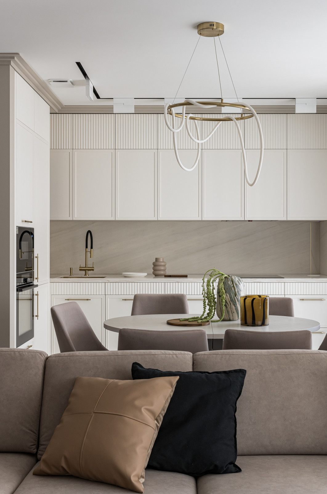 Фото кухни-гостиной в ЖК Ньютон