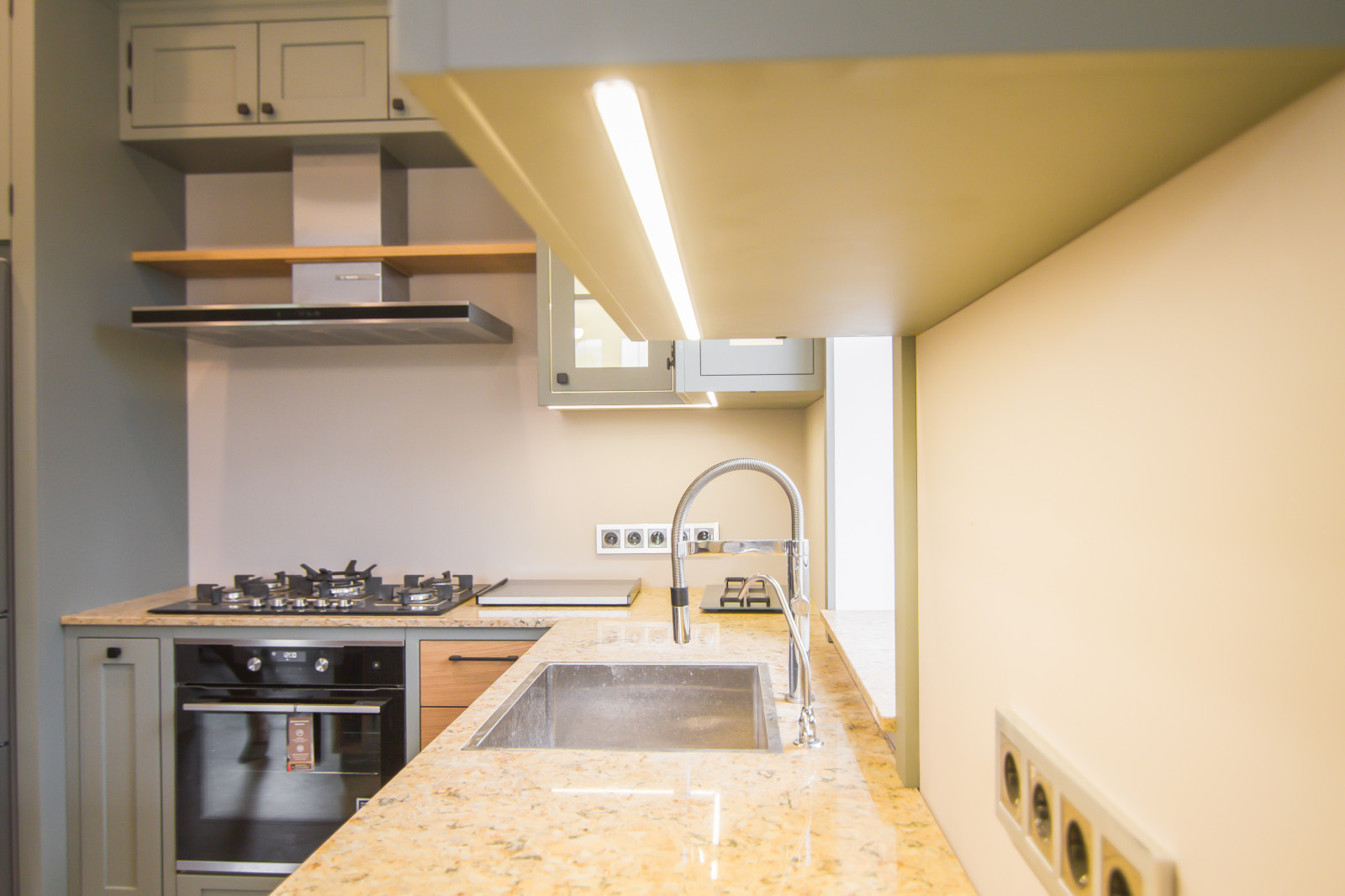 Английская кухня шейкер в Подмосковье