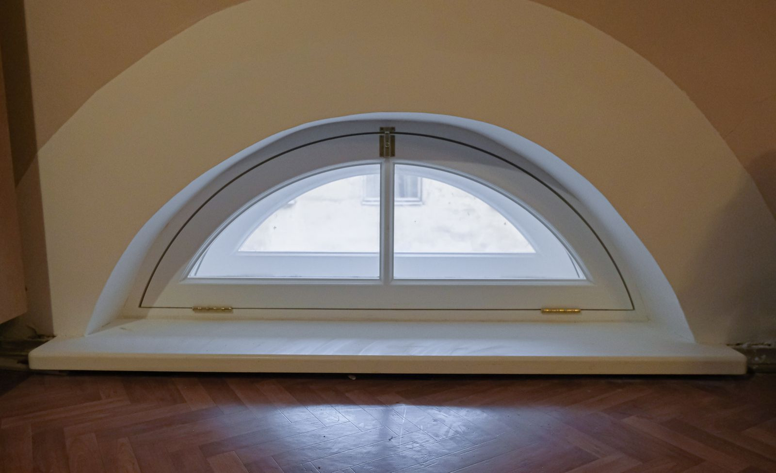 Квартира с историческими окнами и двери