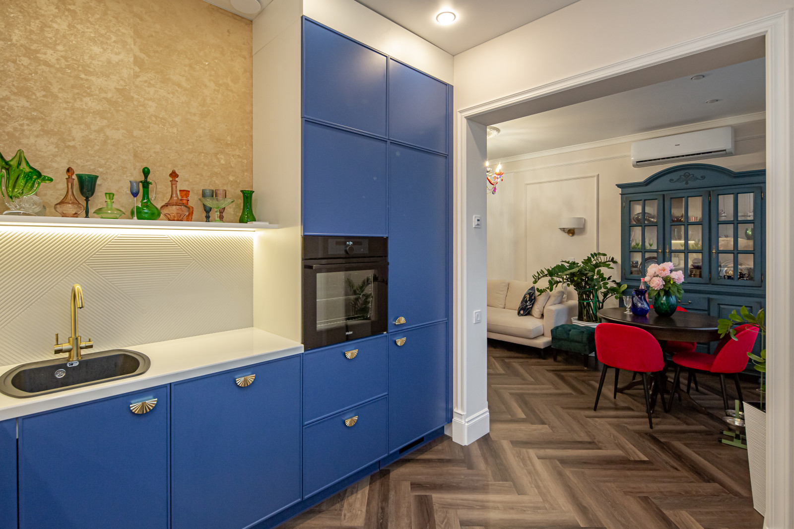 Квартира в Москве. Экспрессия Цвета