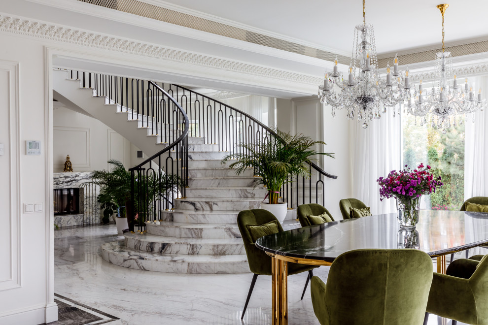 Гипсовая лепнина Аврора в интерьере частного дома в Краснодаре