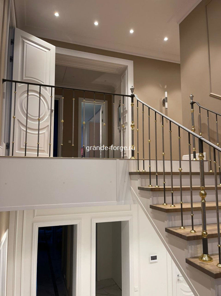 Лестница, латунное ограждение, Grande forge(Франция), коллекция "Гармония"