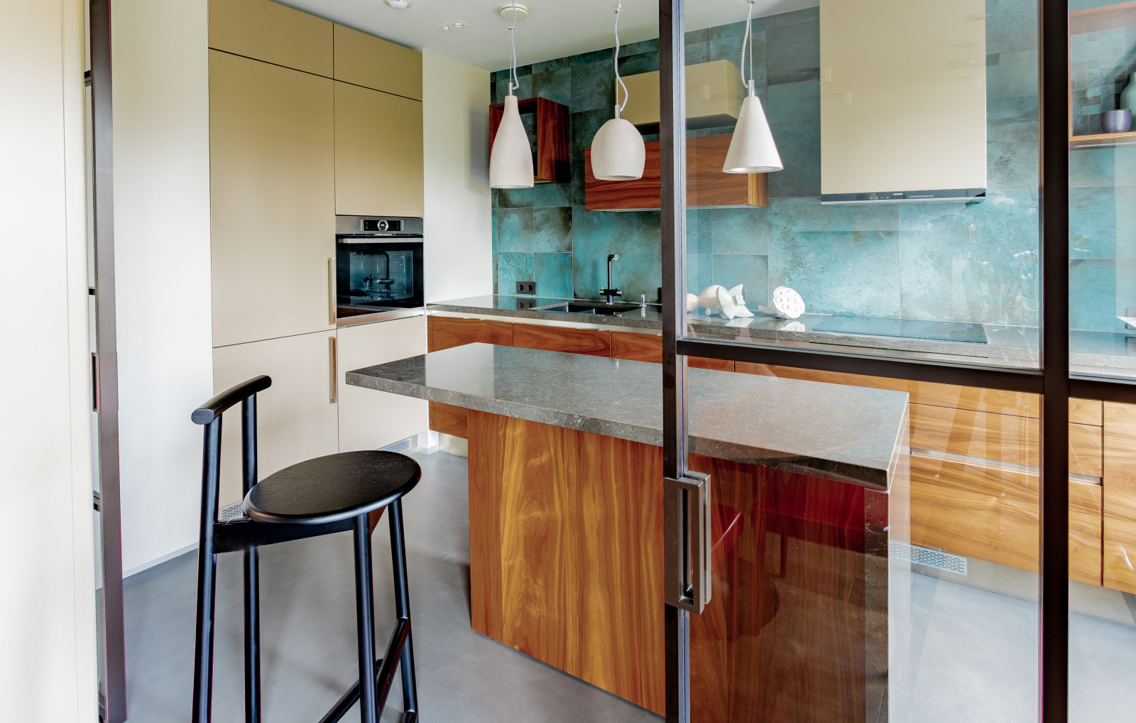 Квартира на набережной