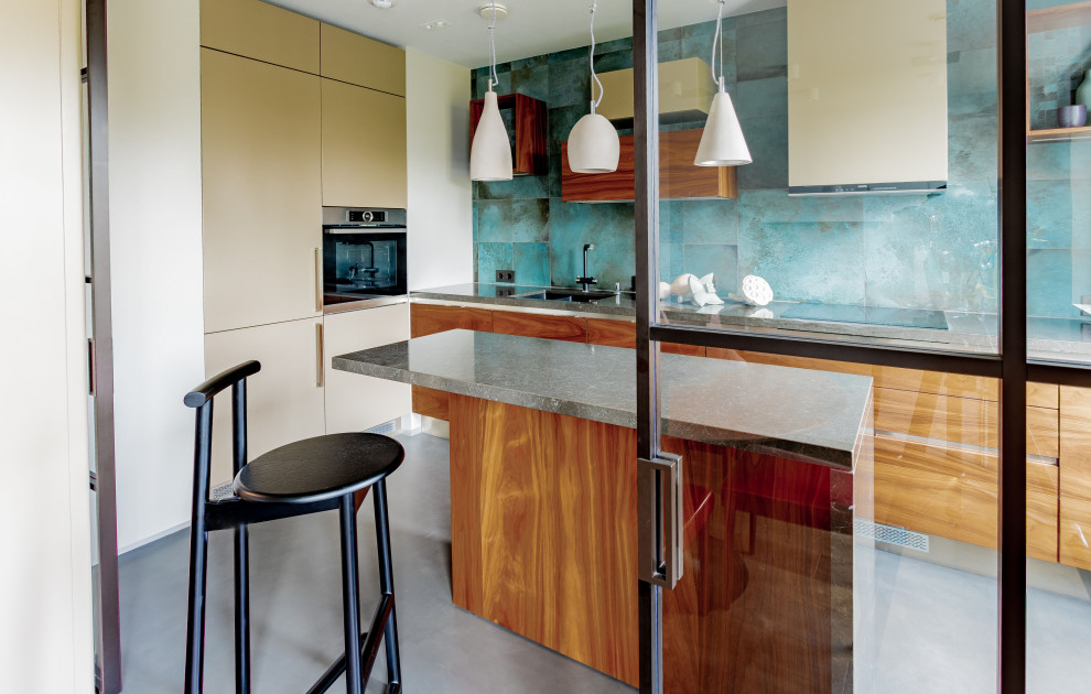 Квартира на набережной