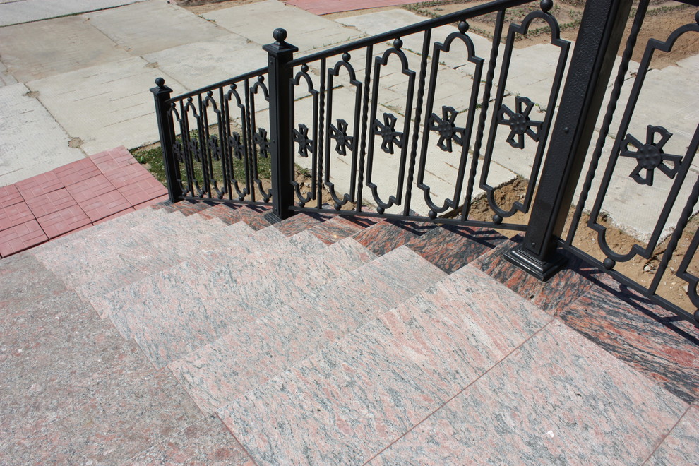 Иконостас в храме Пирогово.Московская область.