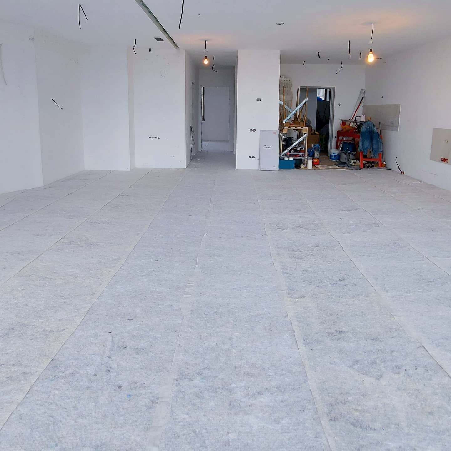 Обложка проекта: ЗАЩИТА ИНЖЕНЕРНОЙ ДОСКИ ВО ВРЕМЯ РЕМОНТА (УКРЫТИЕ ВОЙЛОКОМ И ОРГАЛИТОМ)