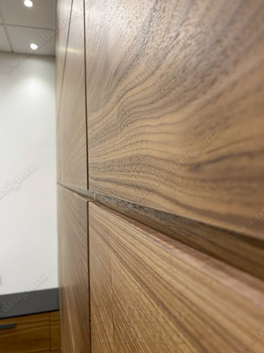 Стеновая панель из шпонированного МДФ набором маркетри