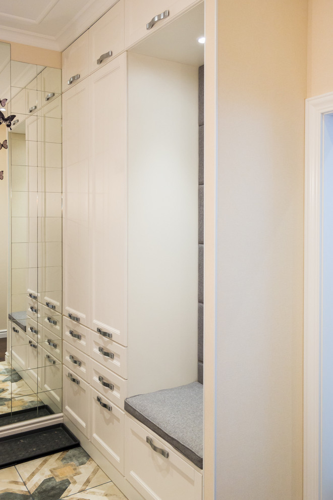 Обложка проекта: Шкафы в стиле неоклассика