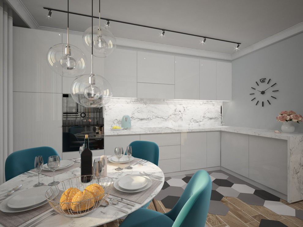 Кухня в трехкомнатной квартире в доме серии П44Т