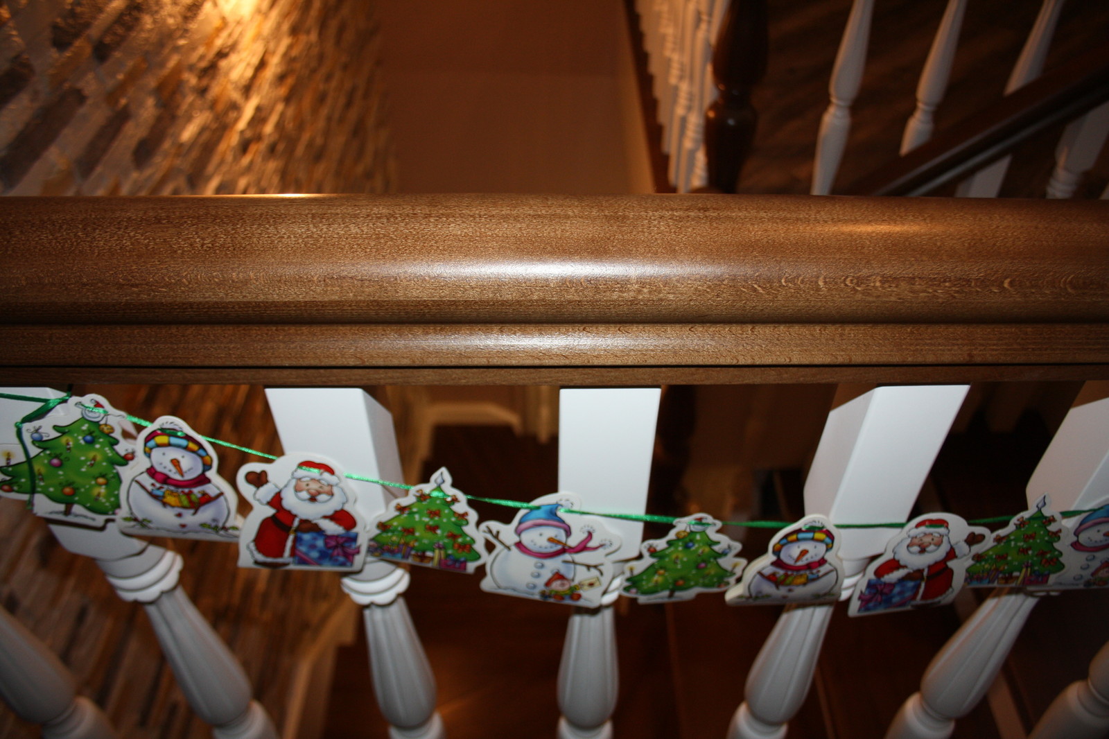 Лестница из бука с контрастной покраской