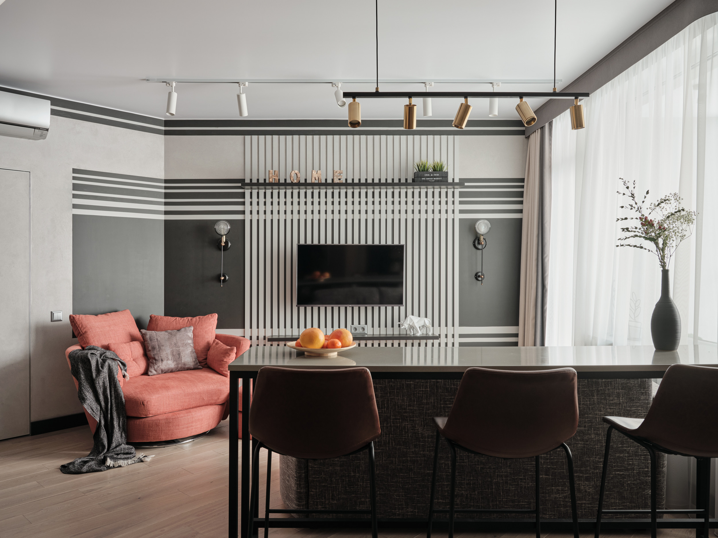 Поиск планировки: Студия с иллюминатором в Питере [4 варианта]