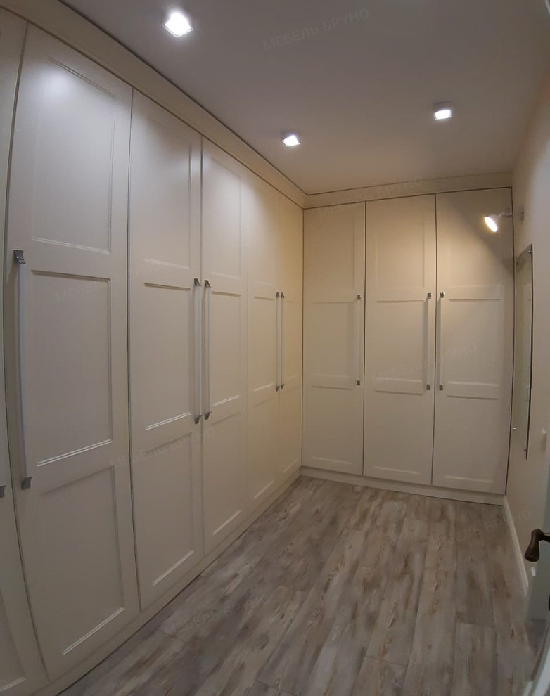 Встроенный шкаф в гардеробную