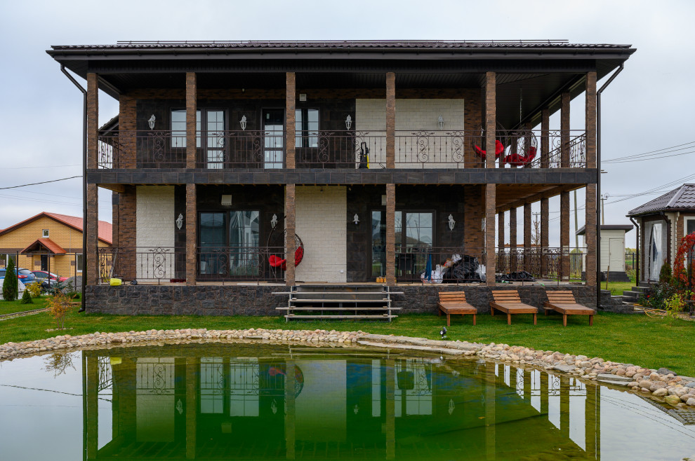 Ломоносовский район Санкт-Петербурга. Дом для семьи с шестью детьми.