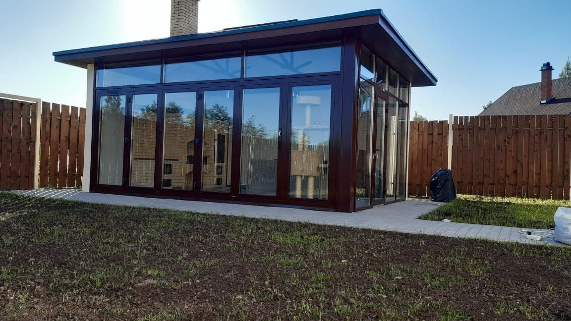 Панорамное остекление беседки. Дверь - гармошка