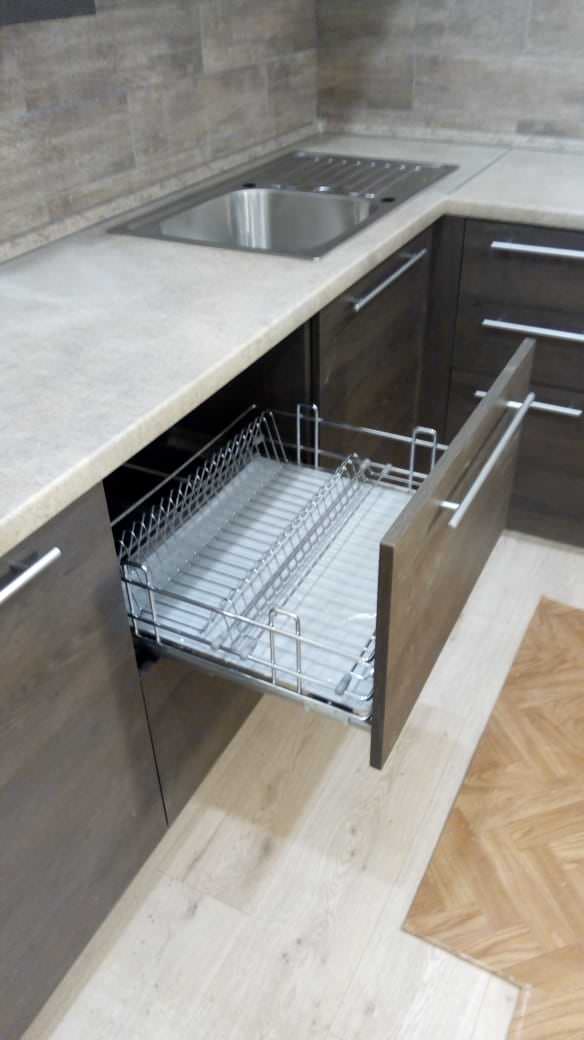 Угловая кухня модерн