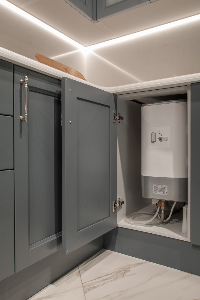 Серая кухня в классике