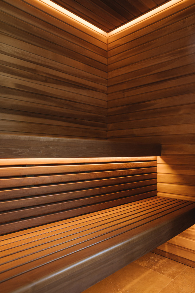 Освещение - линейное под верхним полком и закарнизная подсветка потолка.