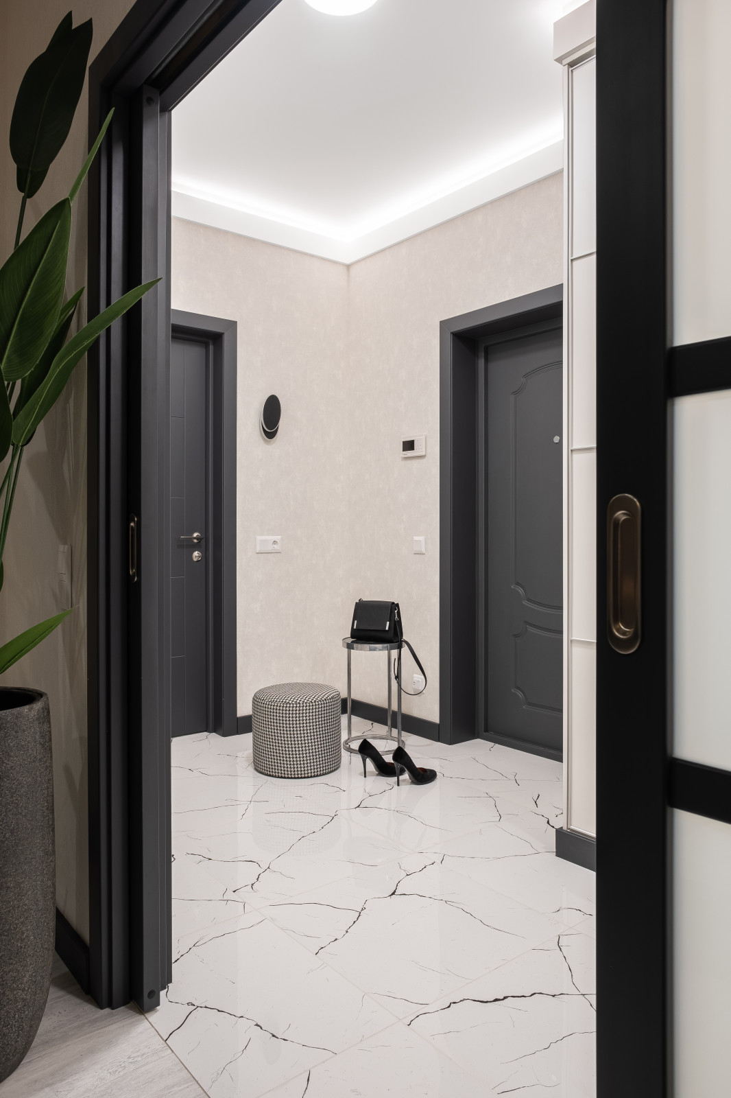 Квартира в цвете антрацит