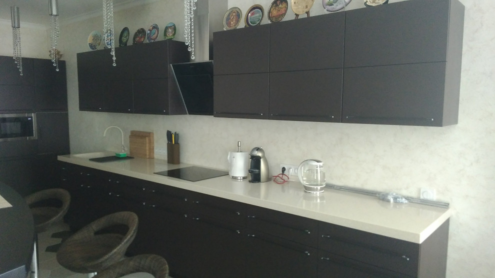 Обложка проекта: тёмный модерн на светлом фоне