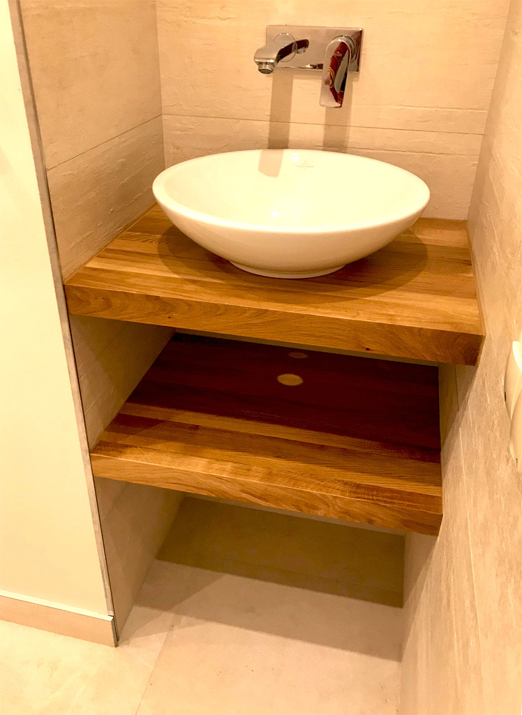 Обложка проекта: Дубовые полочки в ванной