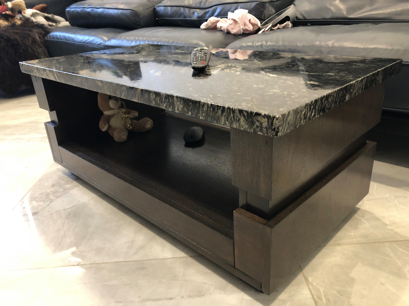 Обложка проекта: Чёрный орех и камень.