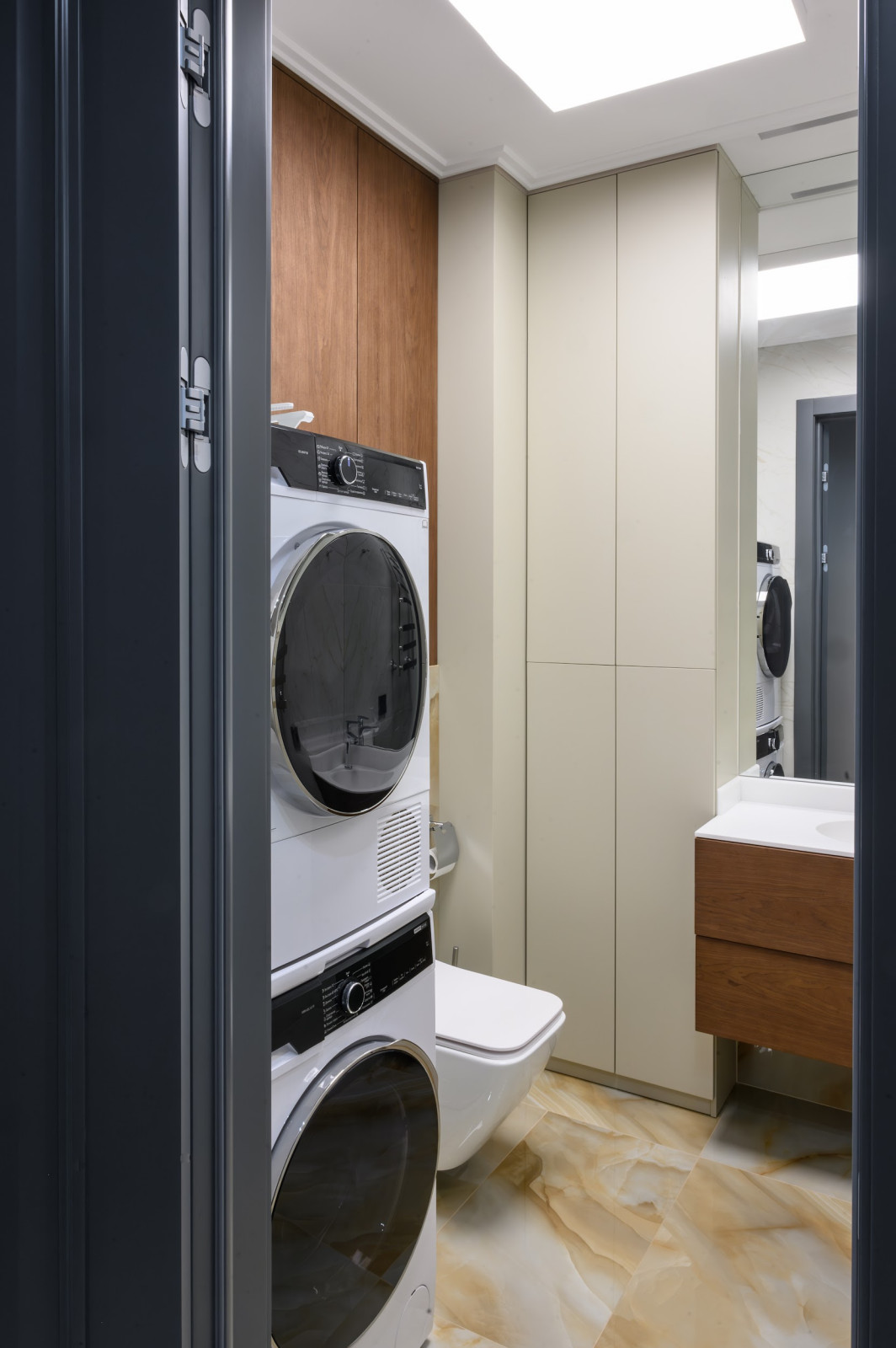 Строгая неоклассика для молодой семьи