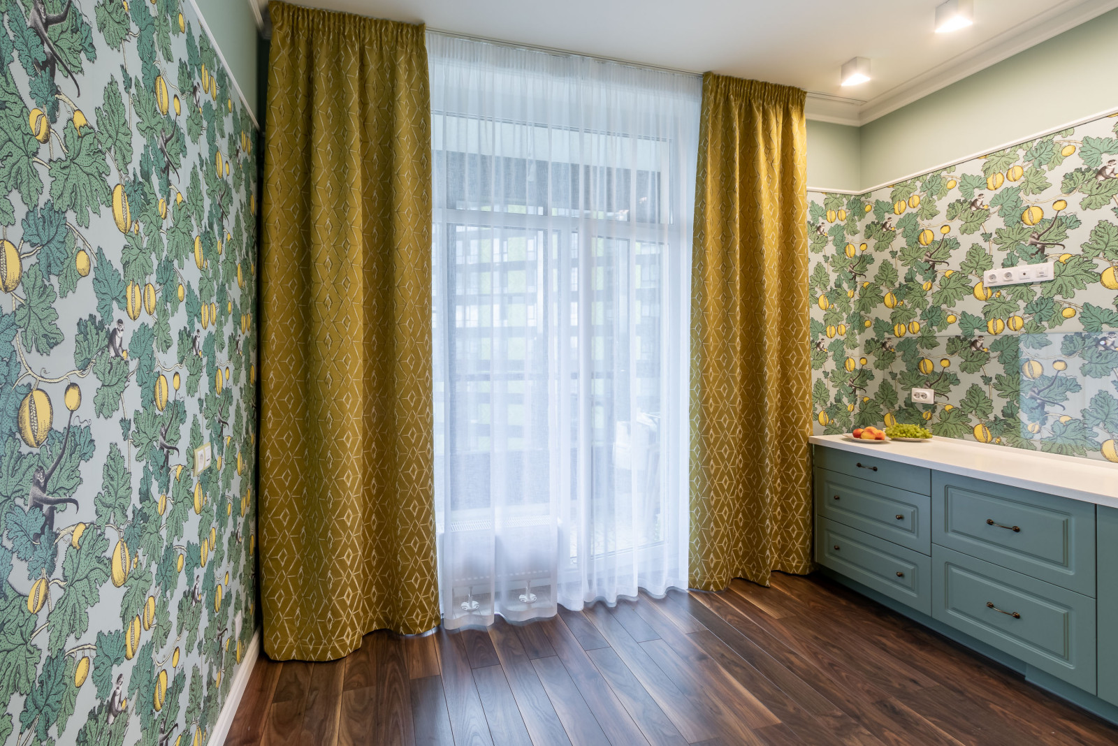 Лимоны в тропическом лесу