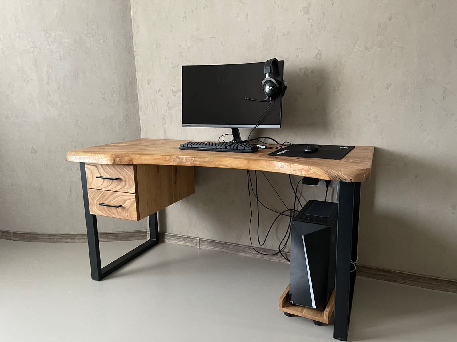 Обложка проекта: Стол компьютерный из слэба