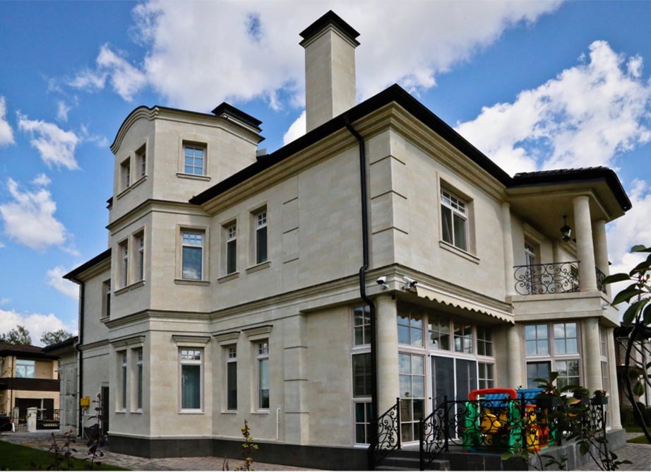 Реализованный проект дома в классическом стиле "Покровское"