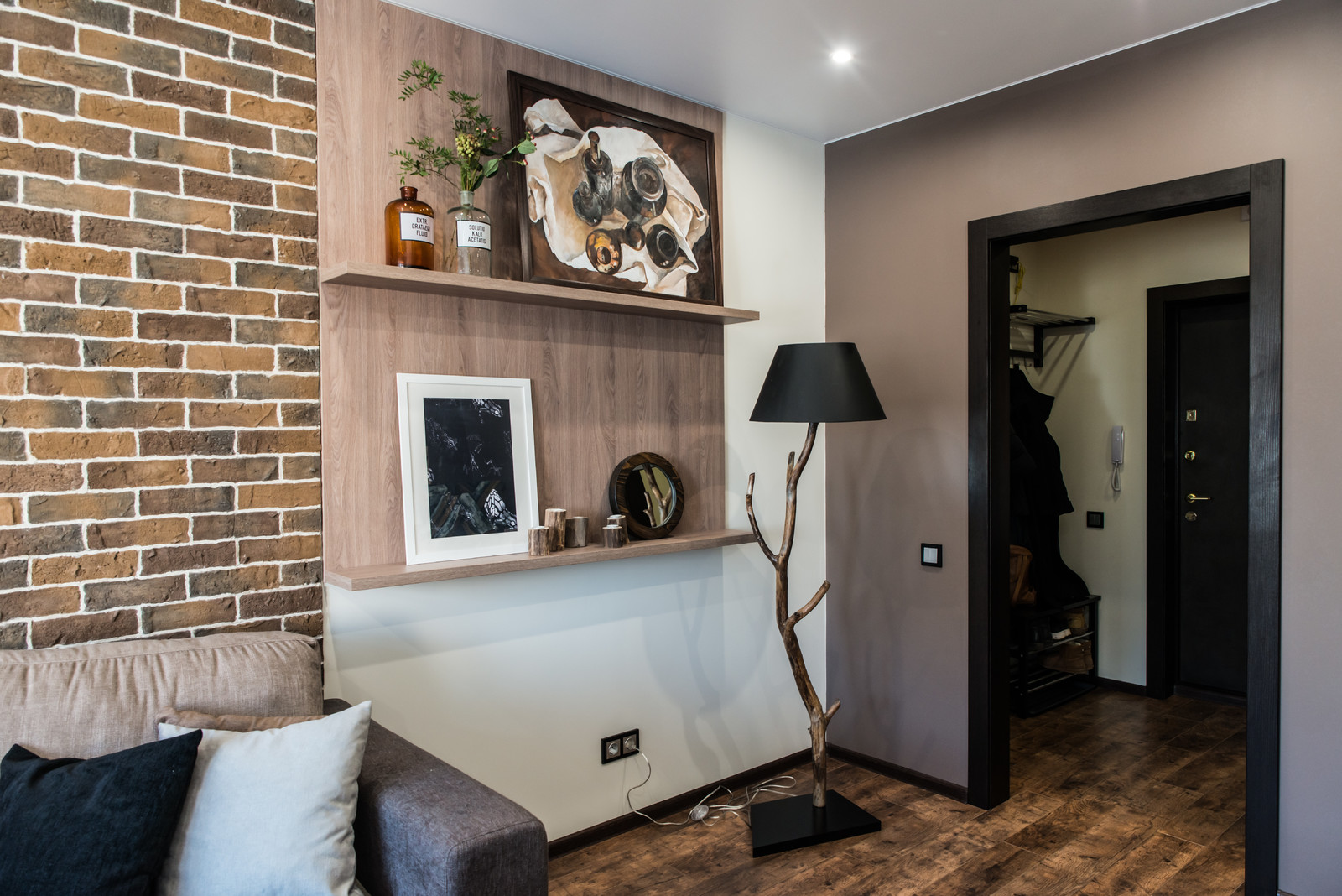Фото реализованного проекта "Квартира для девушки в стиле лофт"