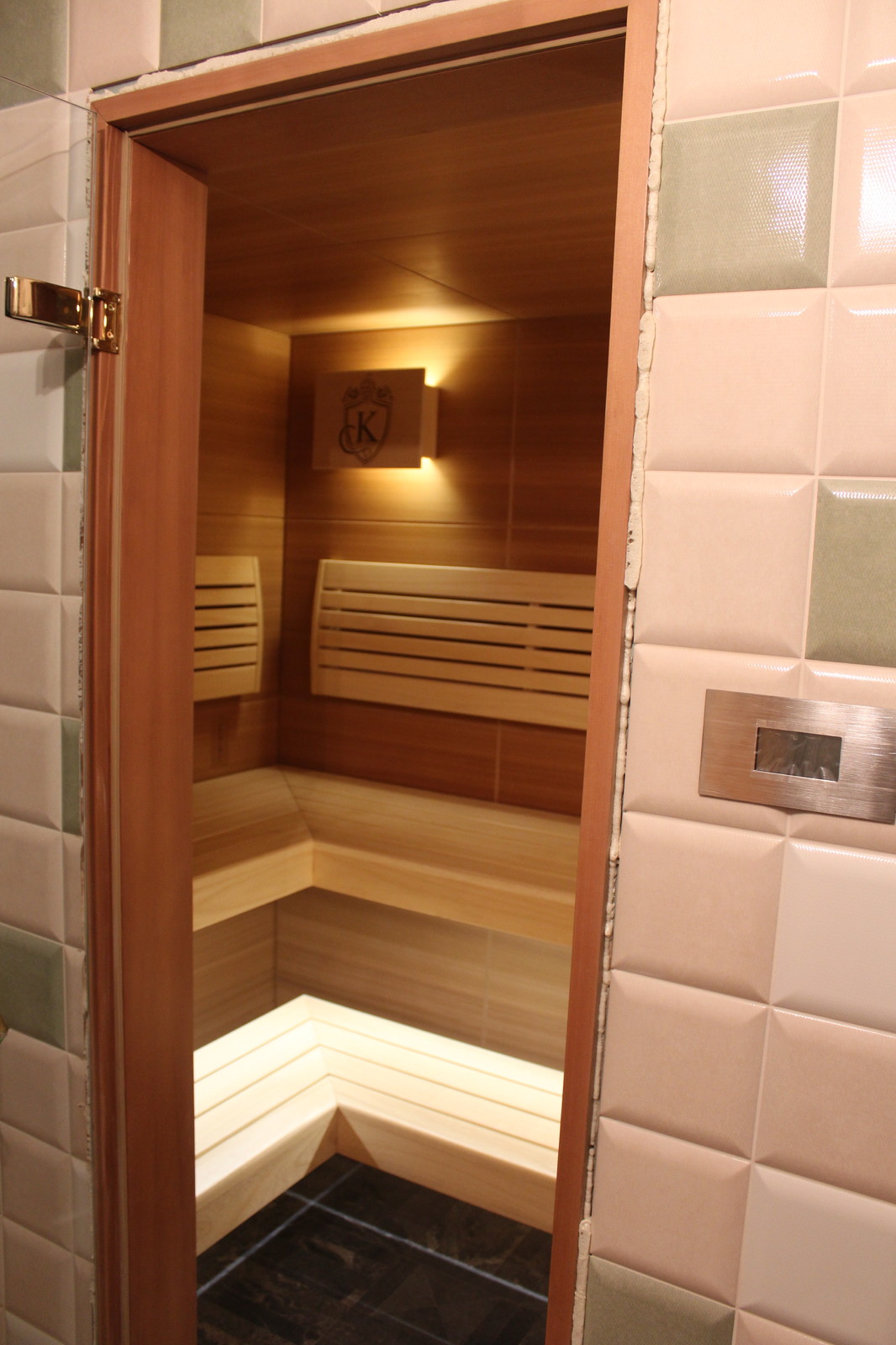 Сауна из панелей Rohol