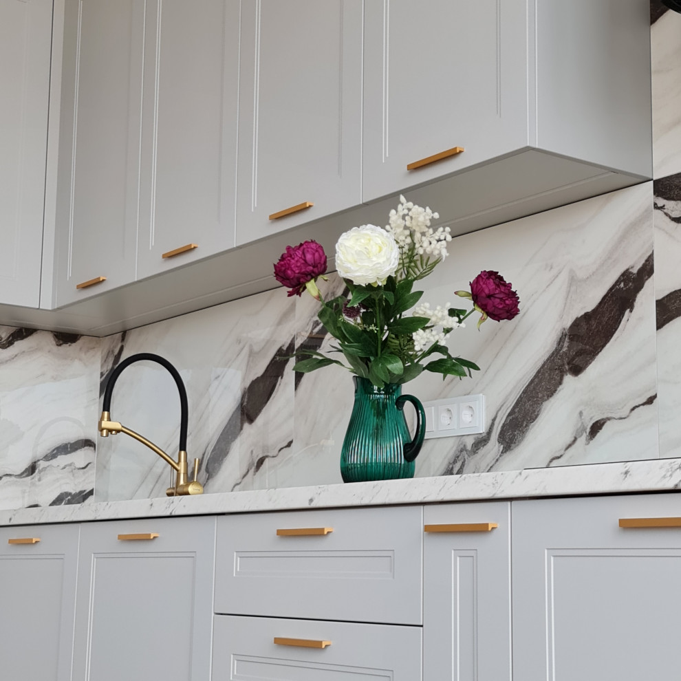 Кухня угловая с пеналом ЖК на ул. Дружбы, г. Кемерово