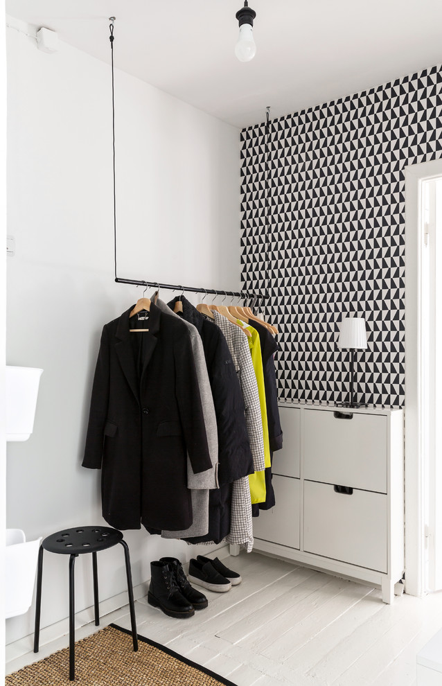 Дизайн-дебаты: Как хранить одежду в прихожей в «мокрые» сезоны