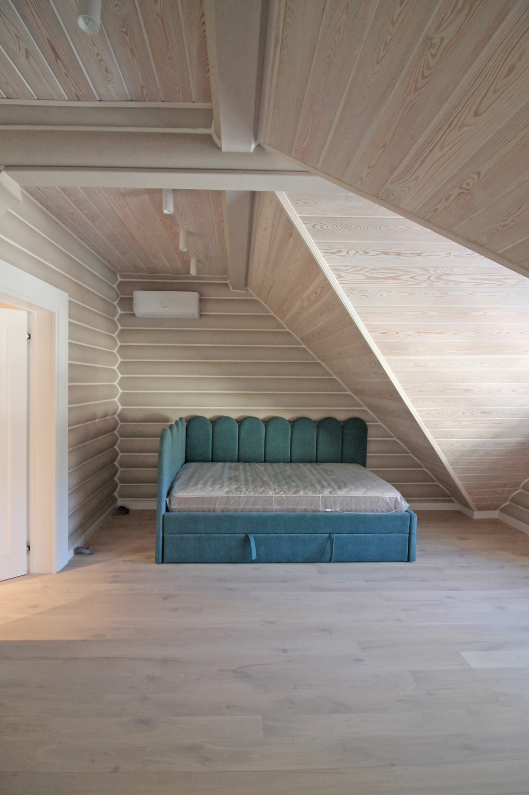 Срубовой коттедж в Рощино