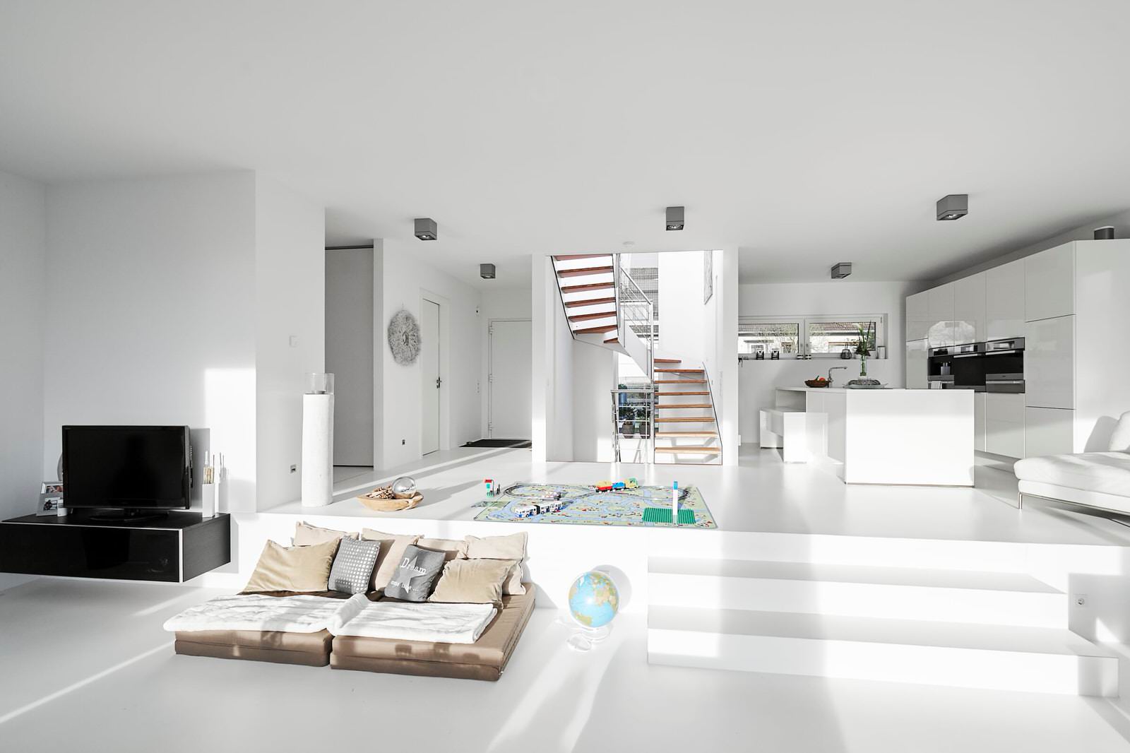 Лестница из бамбука с ограждением из нержавеющей стали