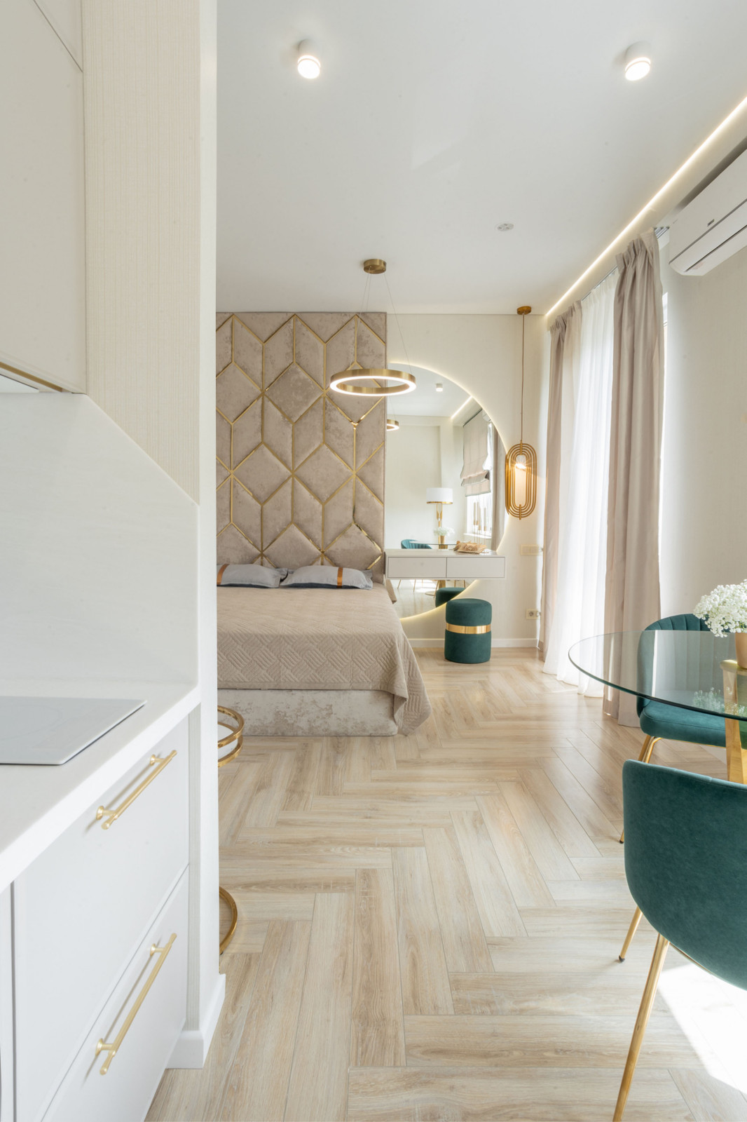 Квартира-студия 28м2 в городе Сочи или "50оттенков золота"