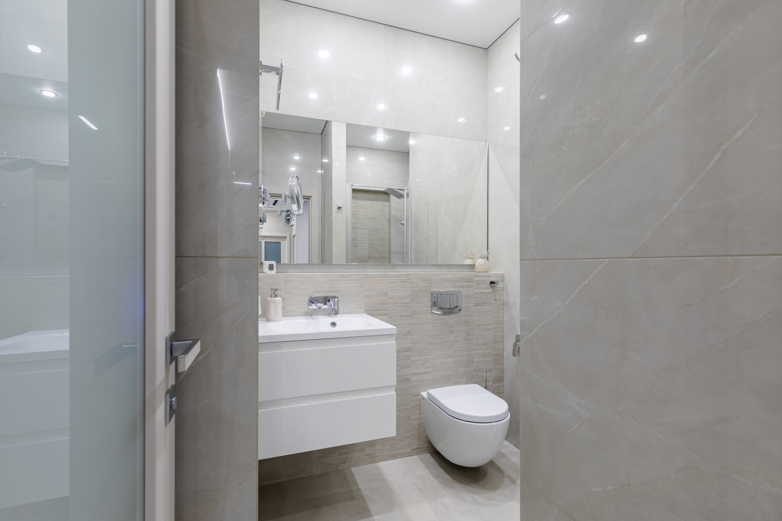 Элегантная неоклассика в бежево-серых тонах