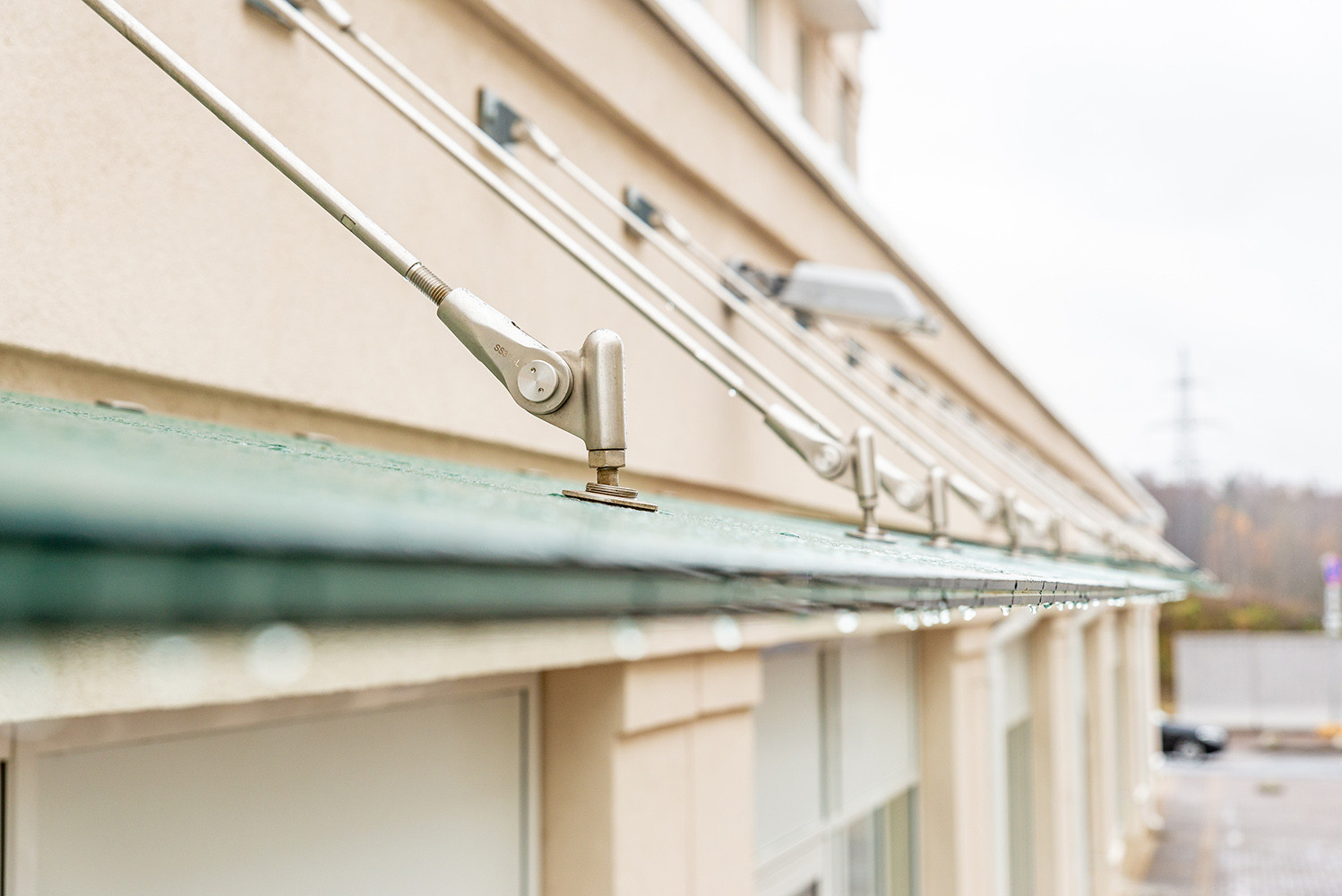 Стеклянные козырьки для ЖК "Новоорловский".