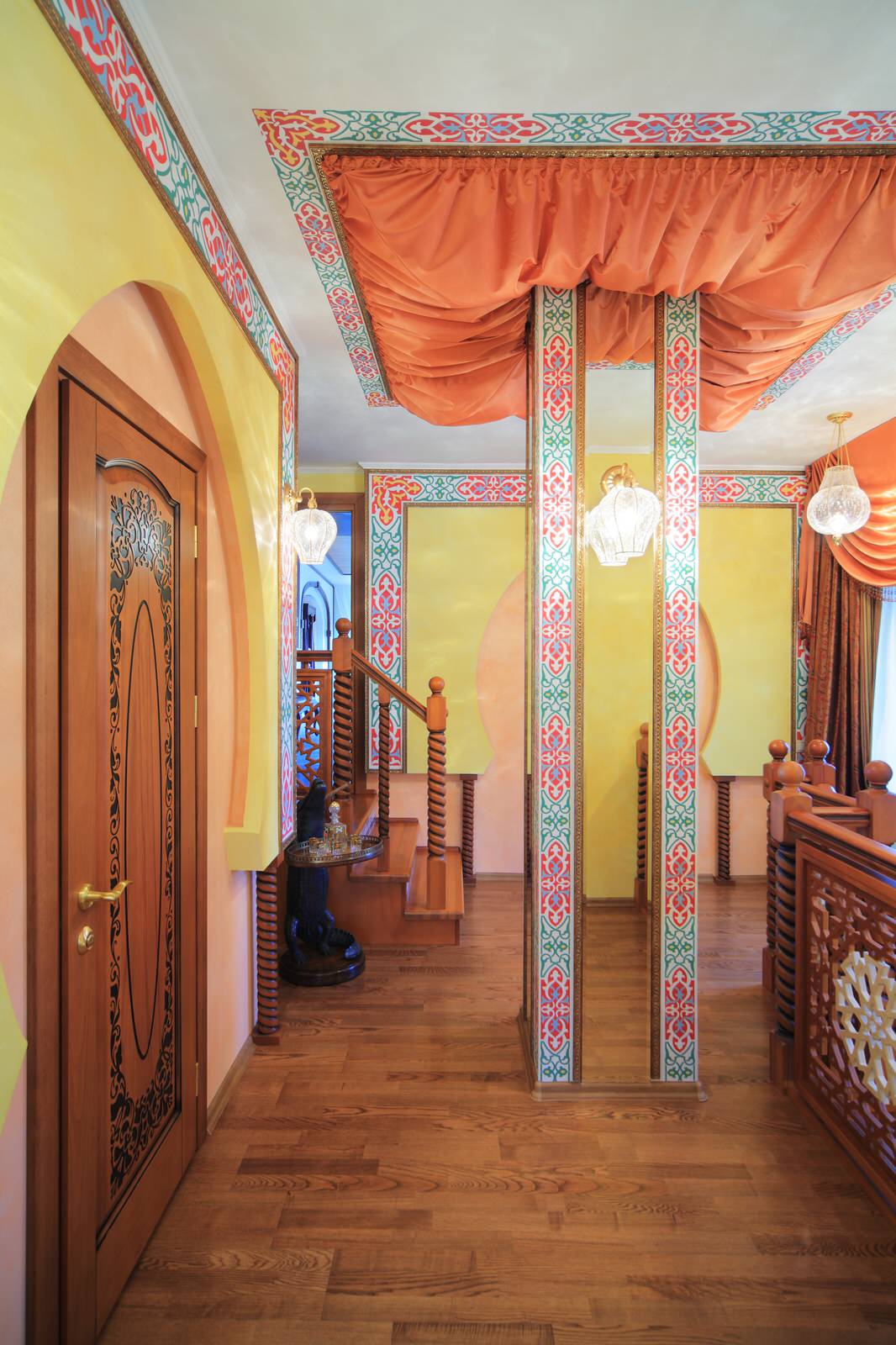 Интерьер коттеджа в яркий тонах(продолжение)