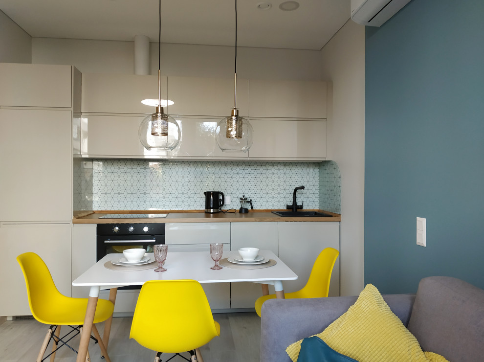 Обложка проекта: Бирюзово-желтый интерьер