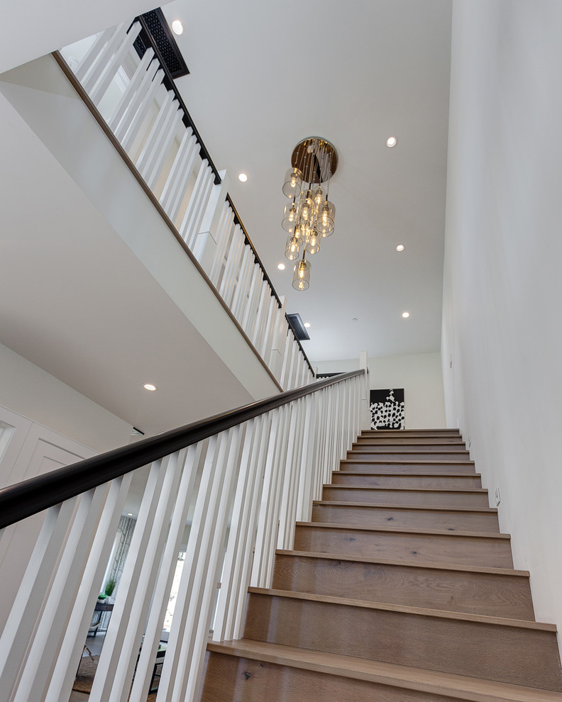 Дом в стиле Кейпкод в Ла Канада